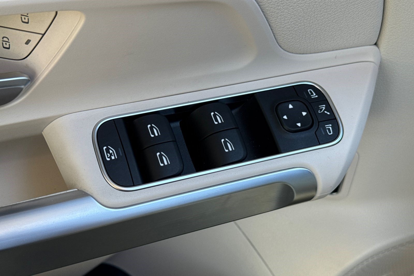 Certified 2024 Mercedes-Benz EQB 250+ image 14