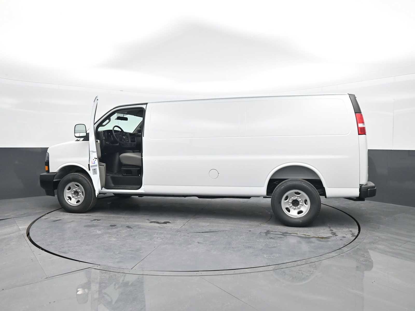 New 2026 GMC Savana 3500 Extended image 5