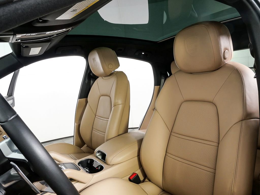 Certified 2023 Porsche Cayenne Platinum Edition AWD/4WD image 5