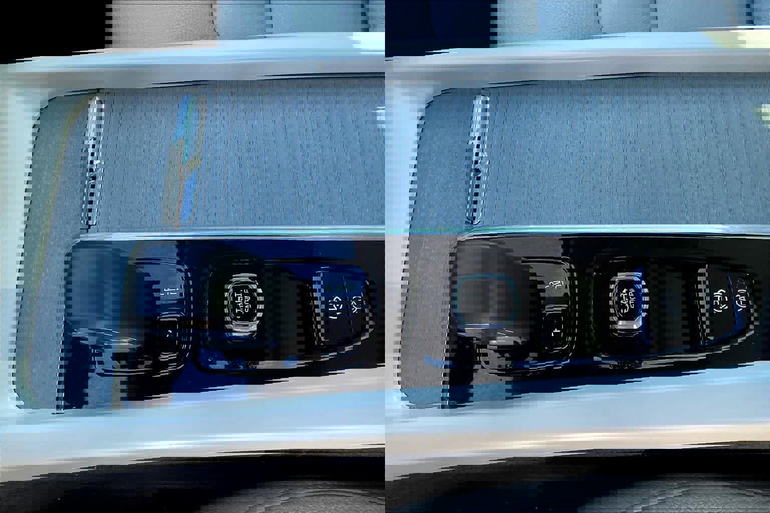 Used 2024 Volvo V60 B5 Cross Country Plus image 20