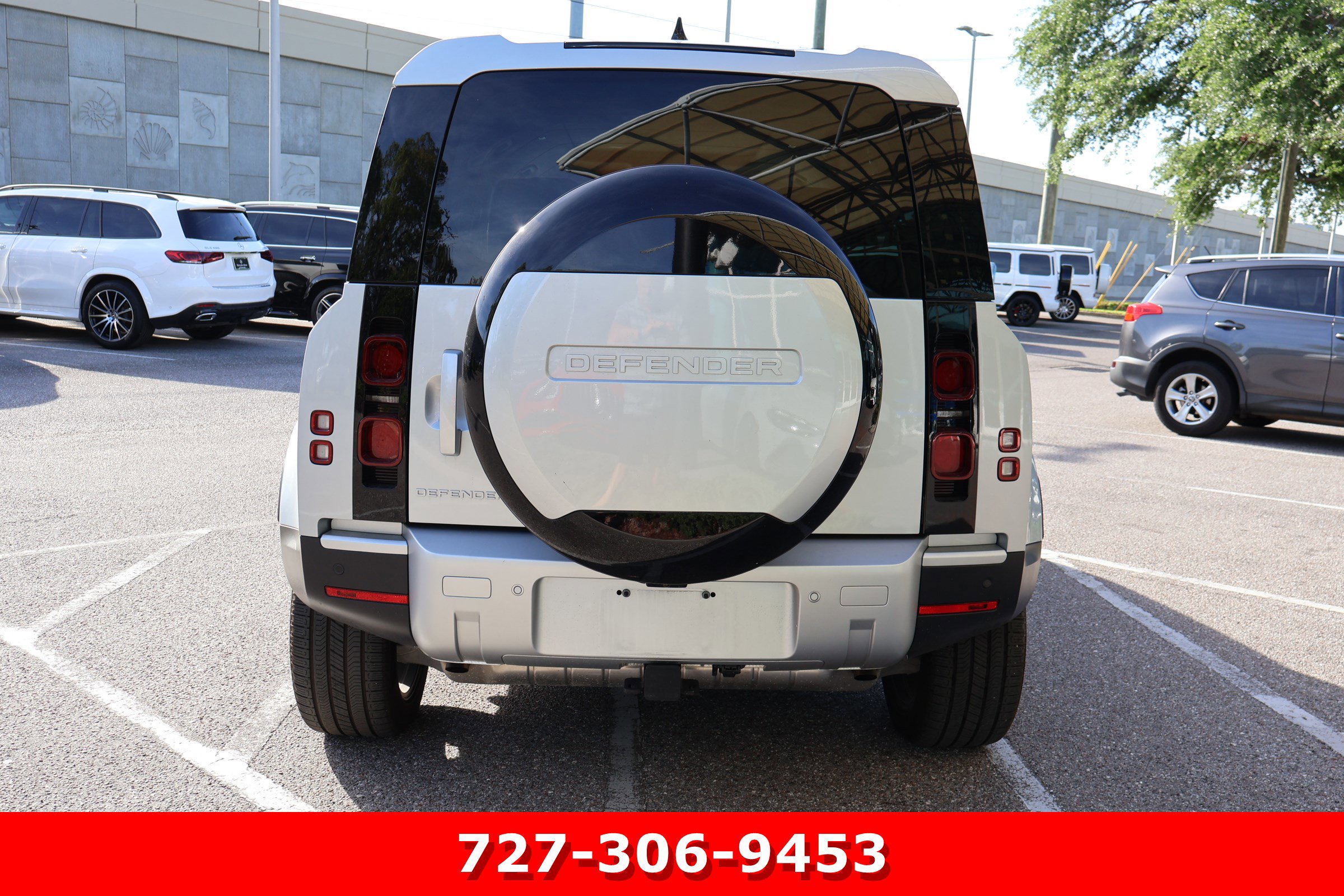 Used 2024 Land Rover Defender 110 S image 8