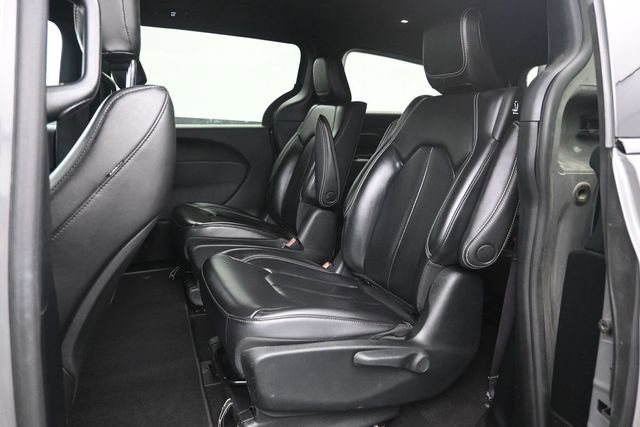 Used 2023 Chrysler Pacifica Touring-L w/ S Appearance Package FWD image 26
