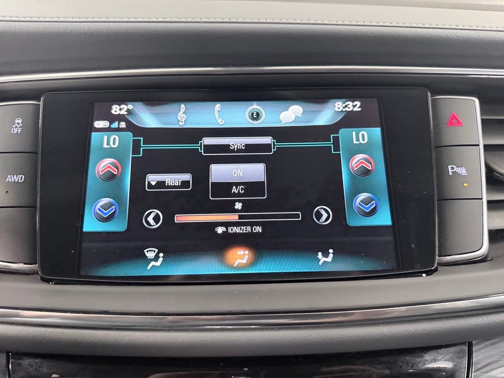 Used 2018 Buick Enclave Essence AWD/4WD image 17