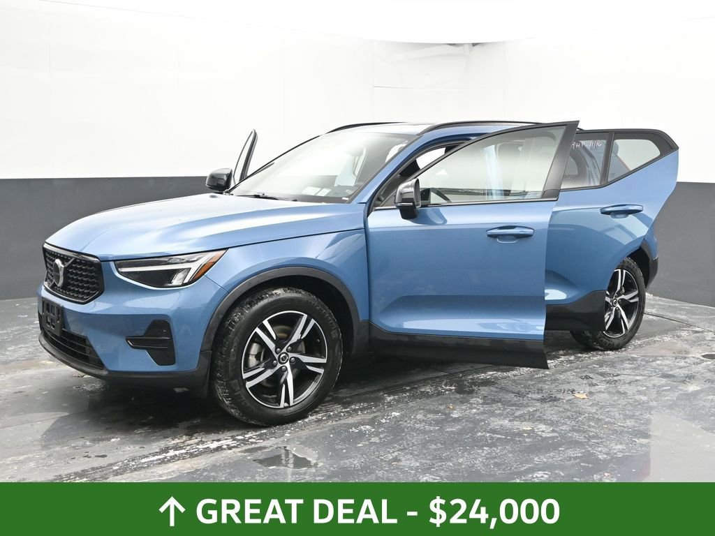 Used 2024 Volvo XC40 B5 Core image 52