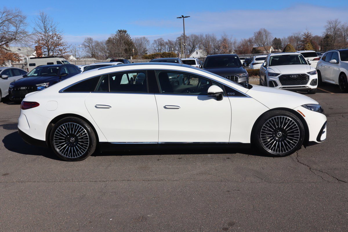 Used 2024 Mercedes-Benz EQS 580 4MATIC Sedan image 4