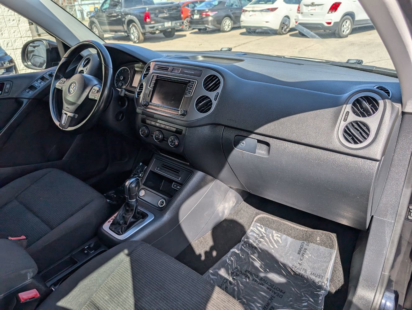 Used 2017 Volkswagen Tiguan Limited w/ Premium Package AWD/4WD image 13