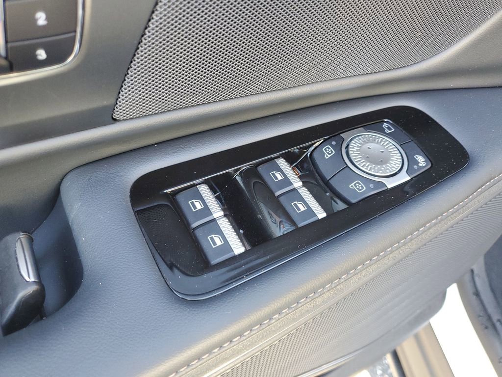 Used 2024 Lincoln Nautilus Premier w/ Jet Appearance Package image 27