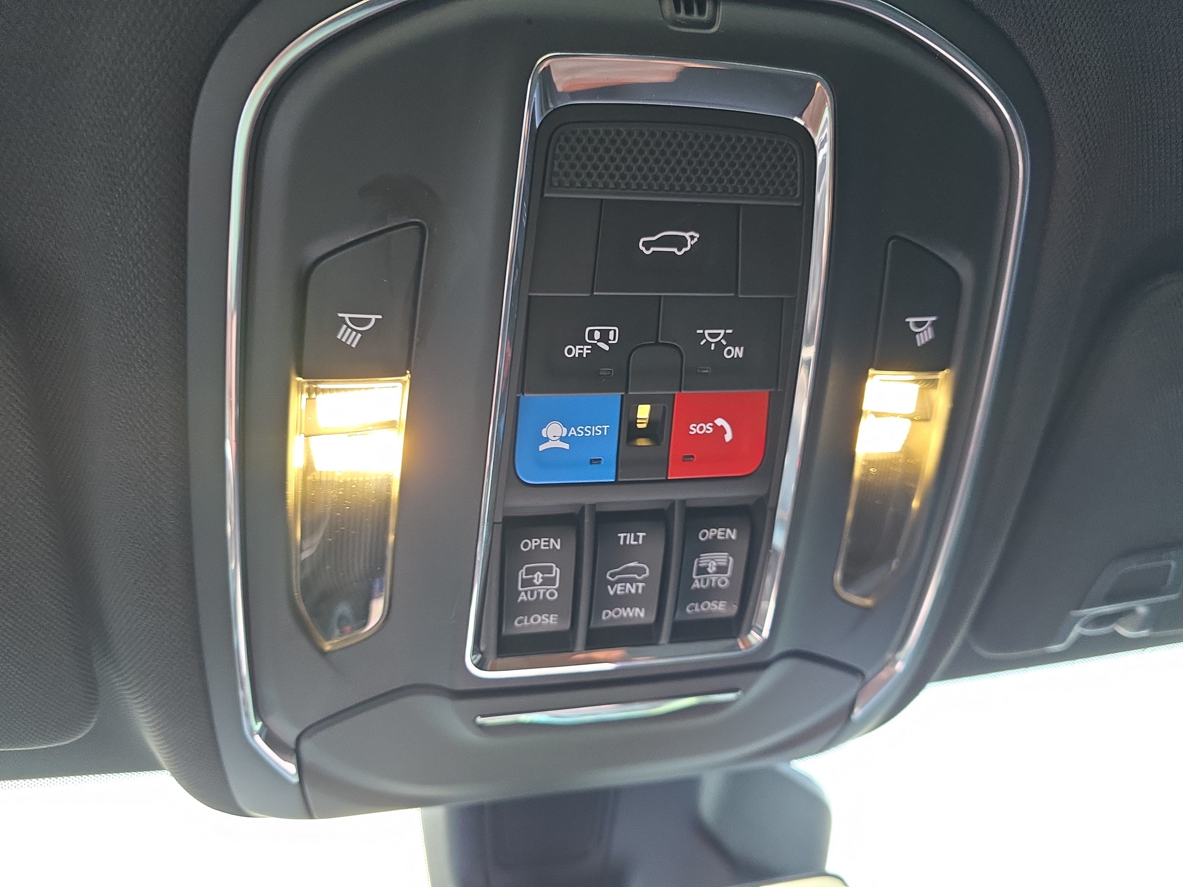 Used 2024 Jeep Grand Cherokee Limited w/ Luxury Tech Group II AWD/4WD image 44
