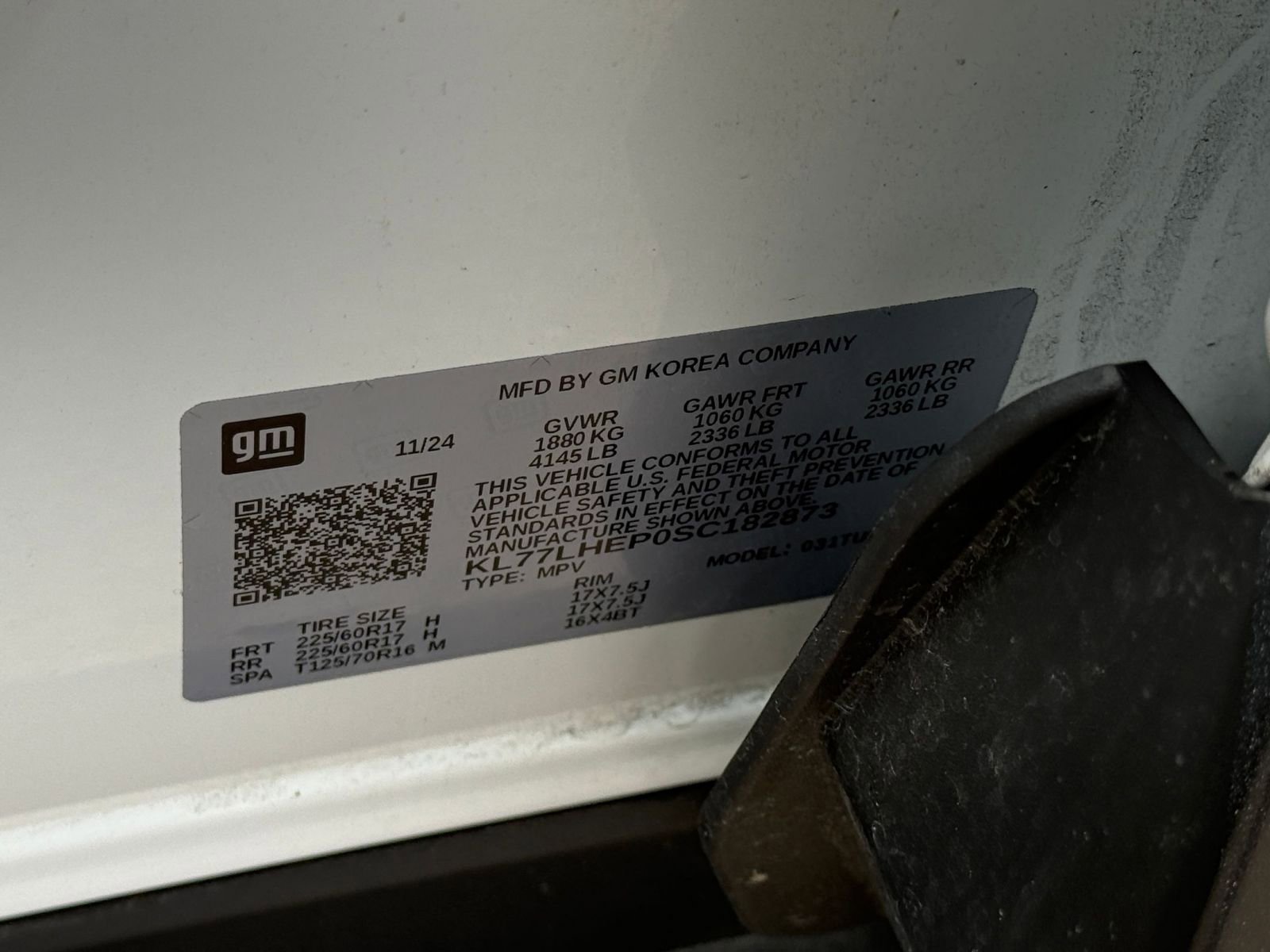 Used 2025 Chevrolet Trax LT FWD image 29