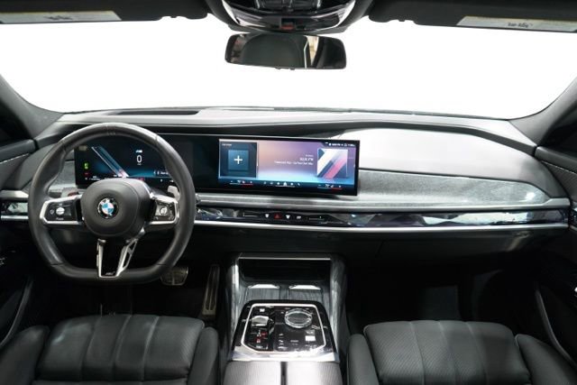 Used 2025 BMW 740i xDrive image 14