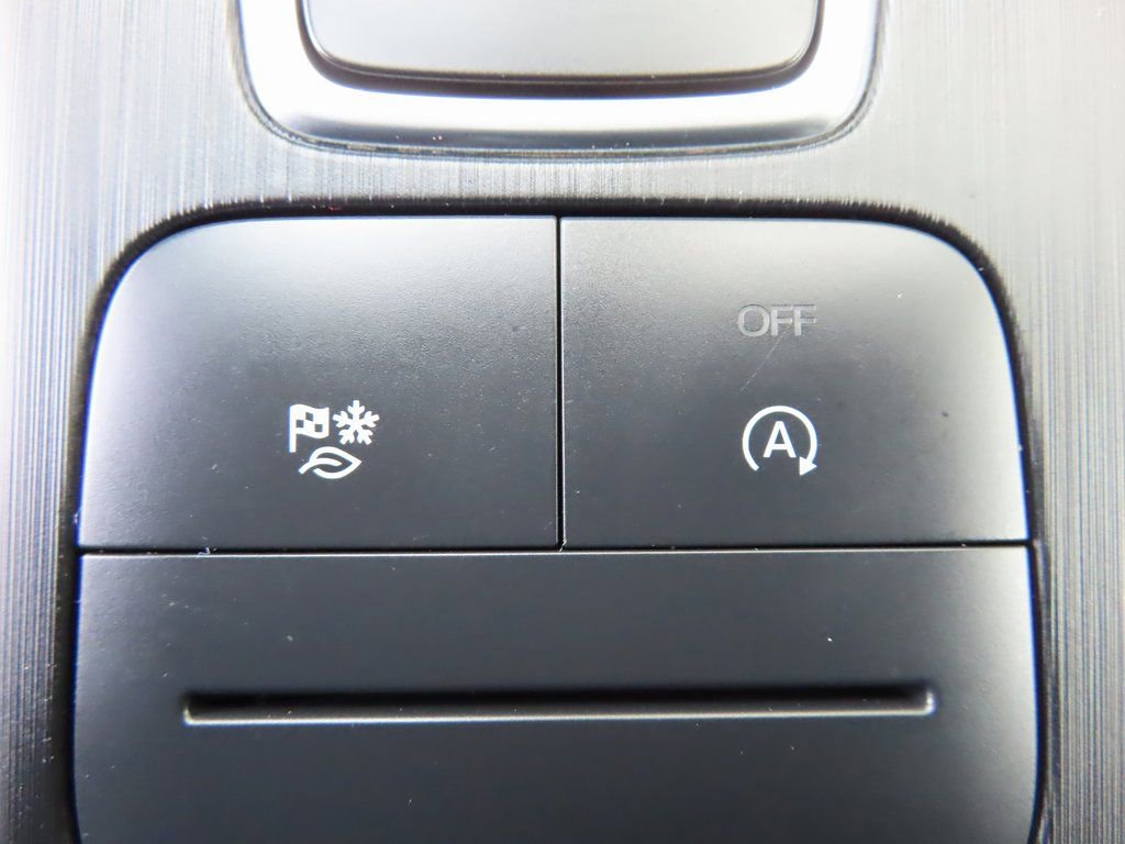 Used 2021 Ford Escape SE w/ Convenience Package image 9