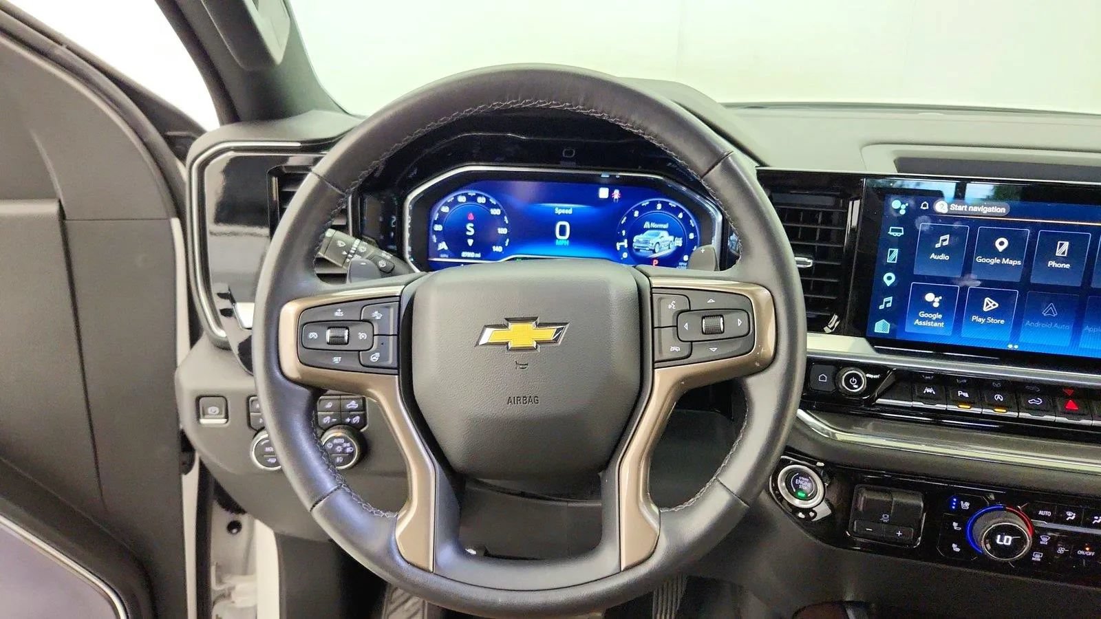 Used 2023 Chevrolet Silverado 1500 High Country w/ High Country Premium Package AWD/4WD image 29