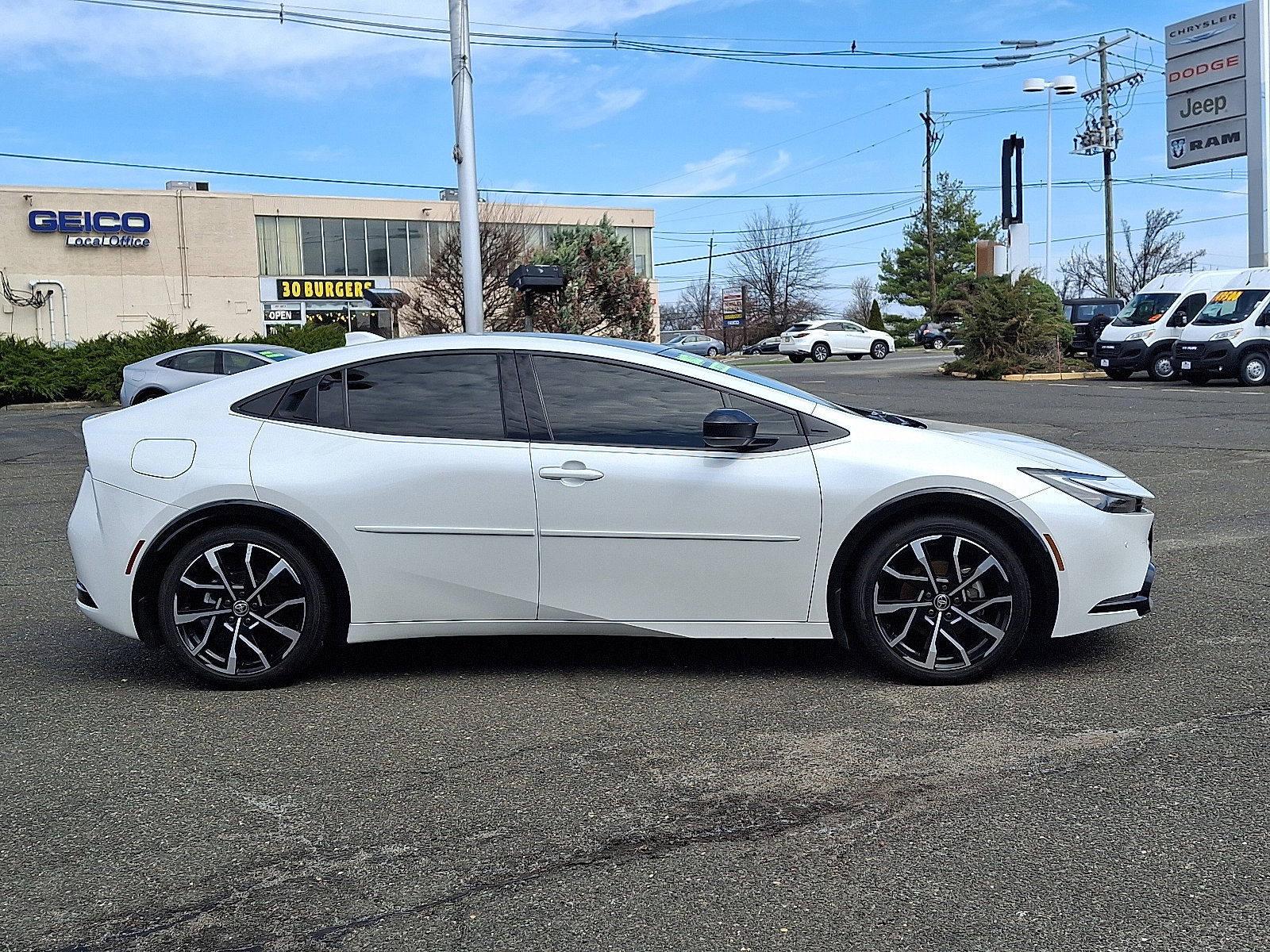 Used 2023 Toyota Prius Prime FWD image 8