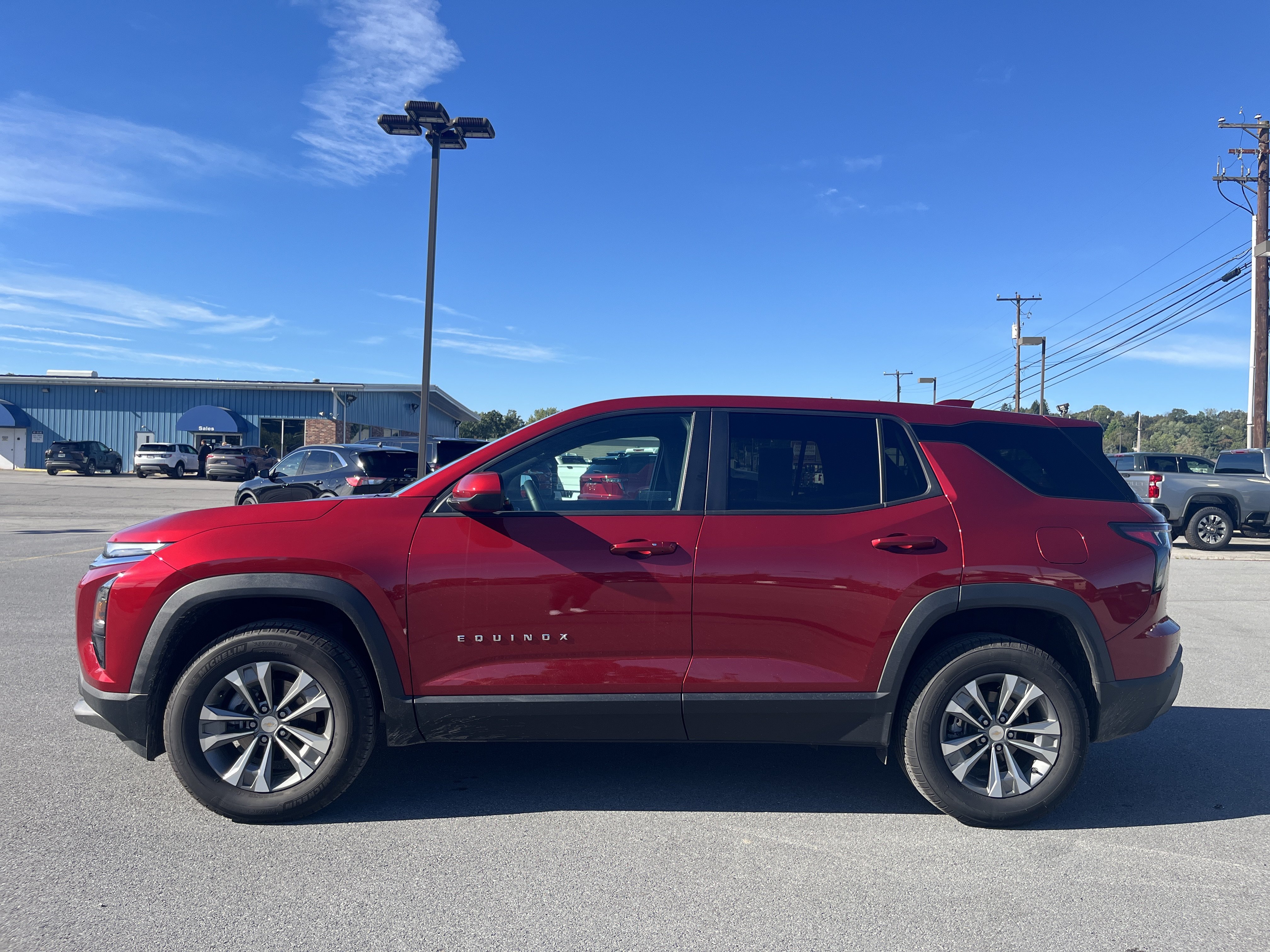 Used 2026 Chevrolet Equinox LT AWD/4WD image 13