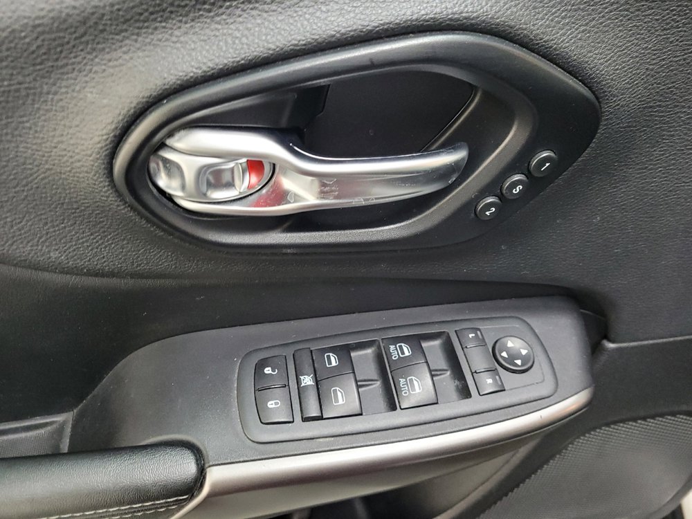 Used 2021 Jeep Cherokee Limited AWD/4WD image 27