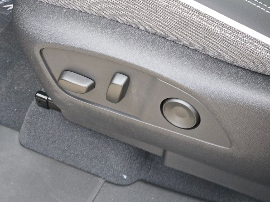 New 2026 GMC Sierra EV Elevation image 25