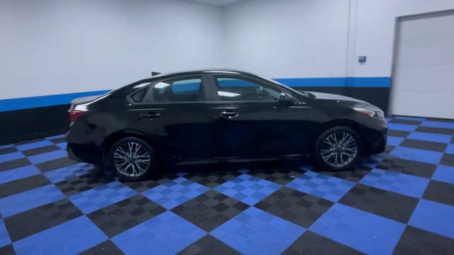 Used 2023 Kia Forte GT-Line w/ GT-Line Premium Package FWD image 9