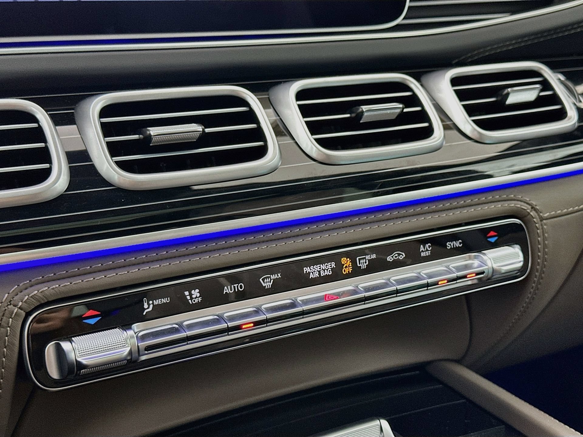 New 2026 Mercedes-Benz Maybach GLS 600 4MATIC image 17