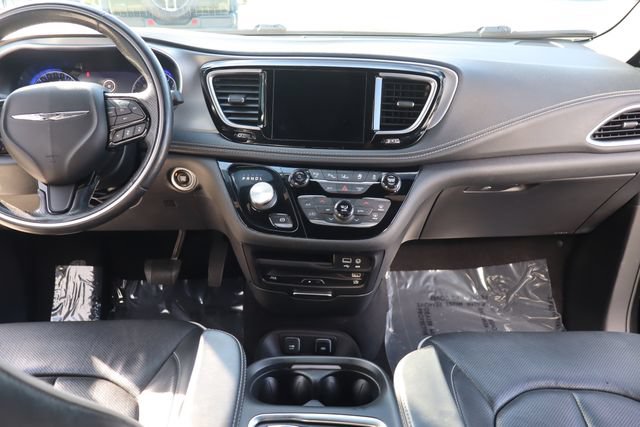 Used 2019 Chrysler Pacifica Limited FWD image 35