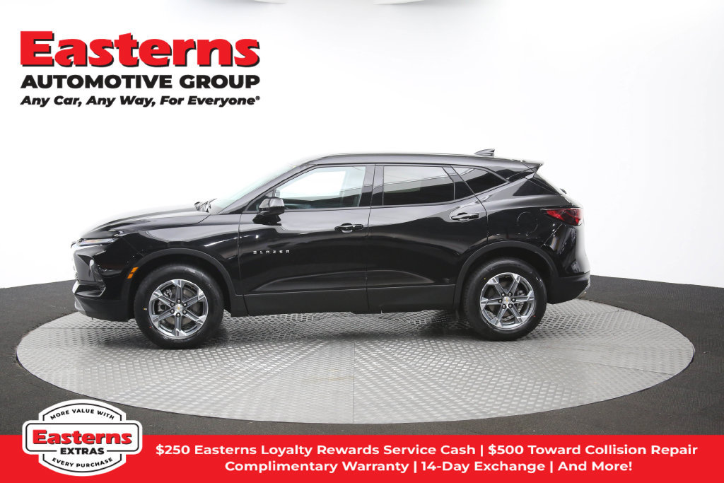 Used 2025 Chevrolet Blazer LT FWD image 62
