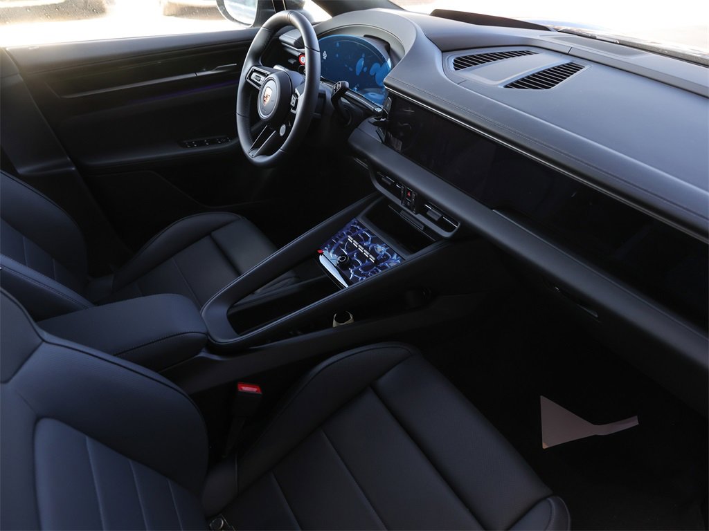 New 2025 Porsche Macan 4 Electric image 35