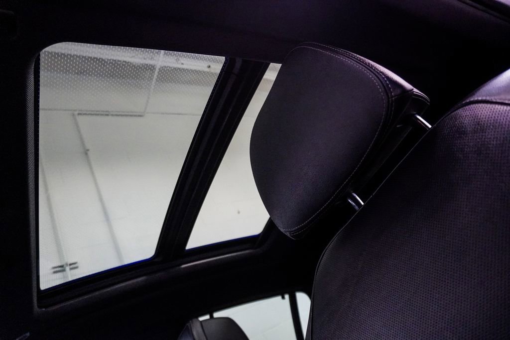 Used 2021 BMW X6 M50i w/ Executive Package image 8