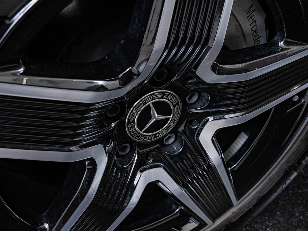 Certified 2025 Mercedes-Benz GLC 300 4MATIC image 8
