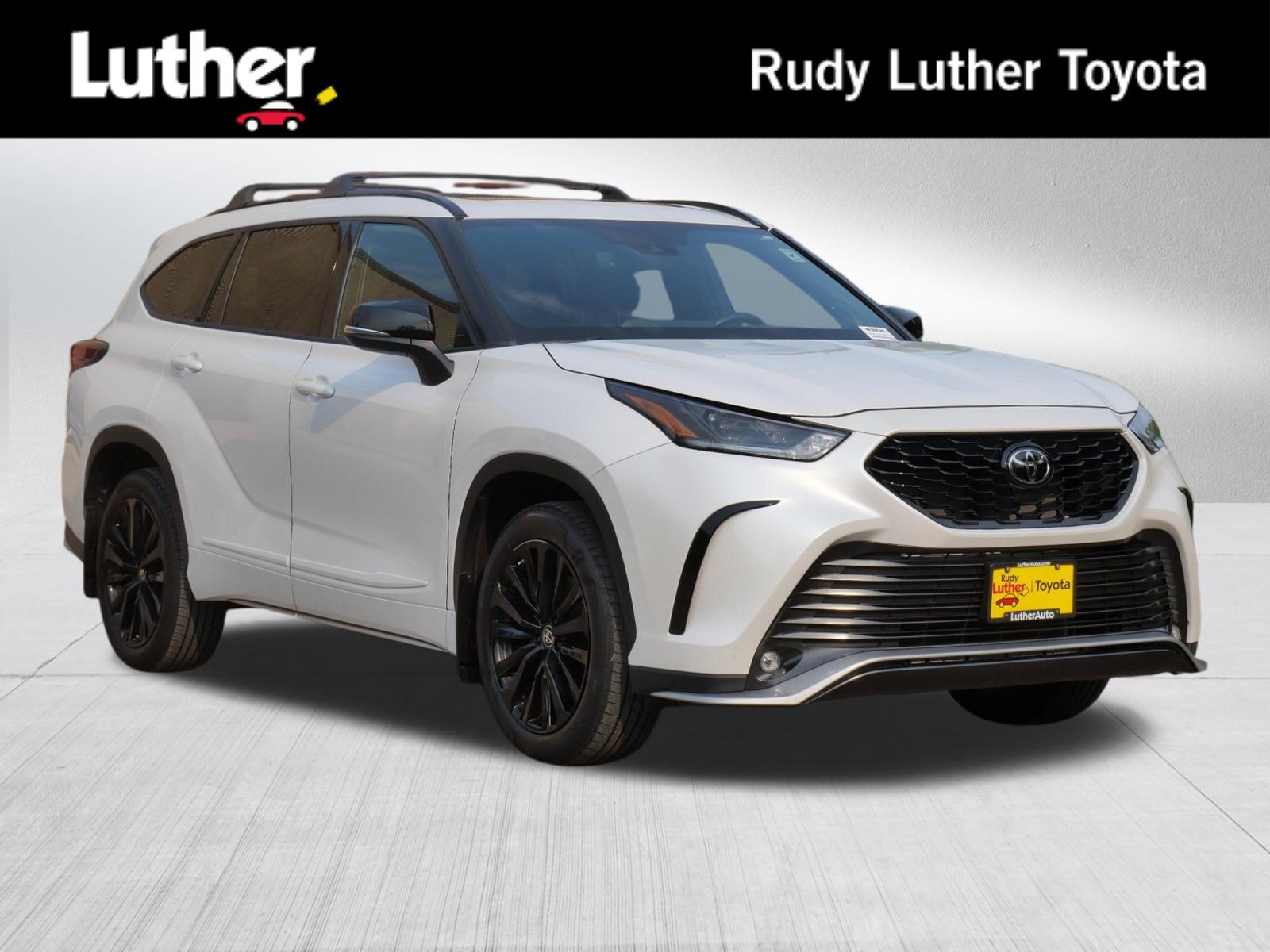 Certified 2024 Toyota Highlander XSE AWD/4WD image 1