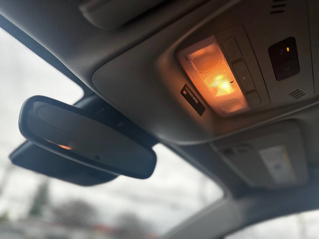 Used 2013 Chevrolet Volt Premium w/ Premium Trim Package image 17