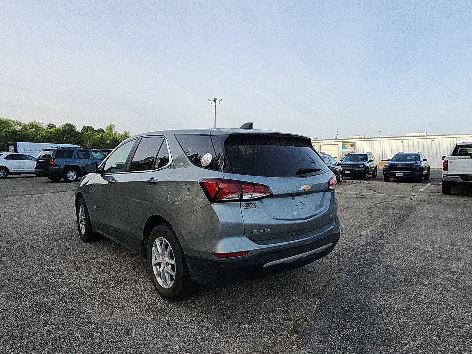 Used 2023 Chevrolet Equinox LT image 3