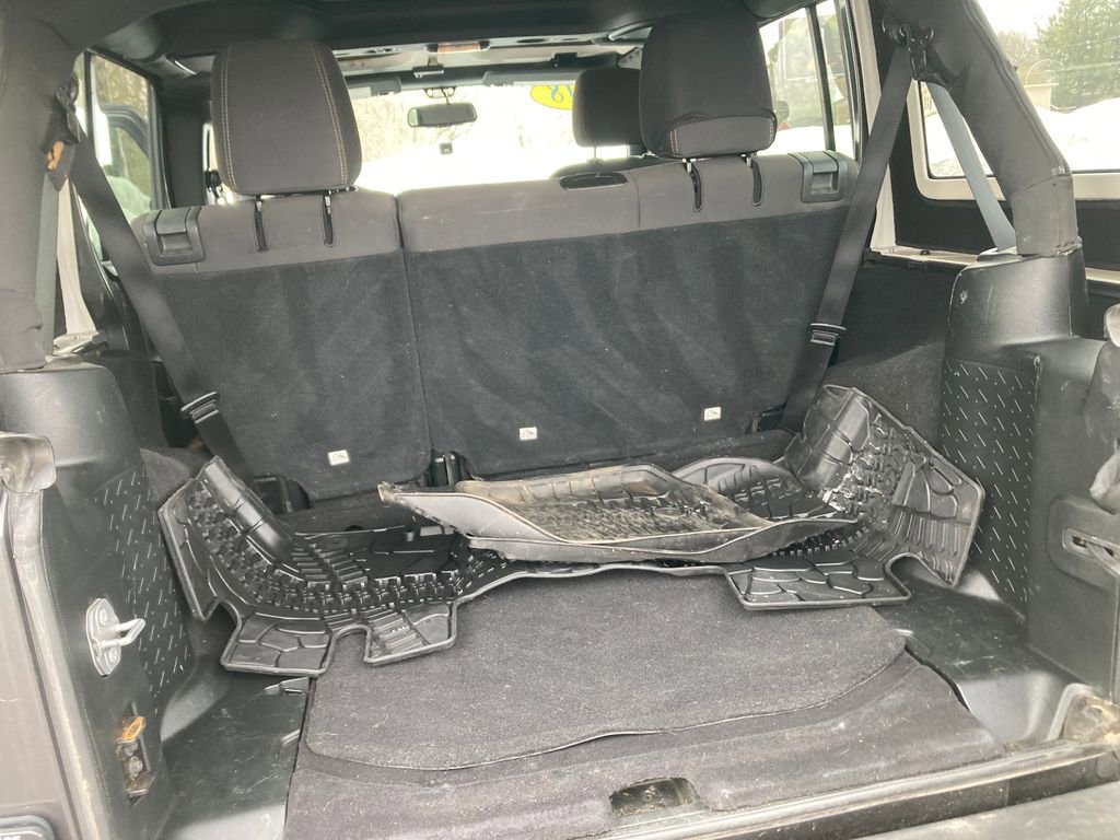 Used 2018 Jeep Wrangler Unlimited Rubicon image 27