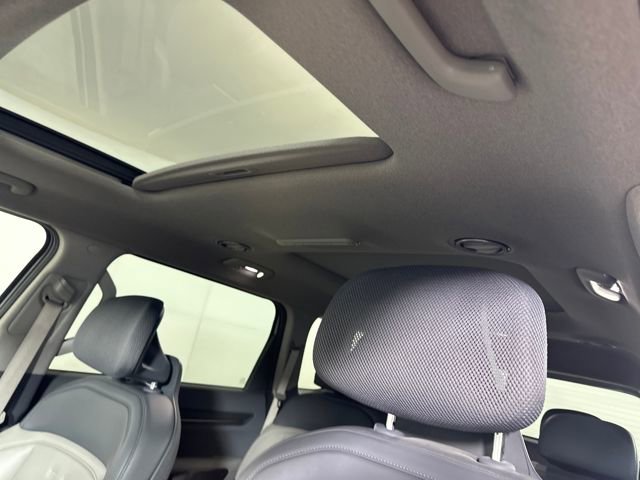 Used 2024 Kia EV9 Wind image 12