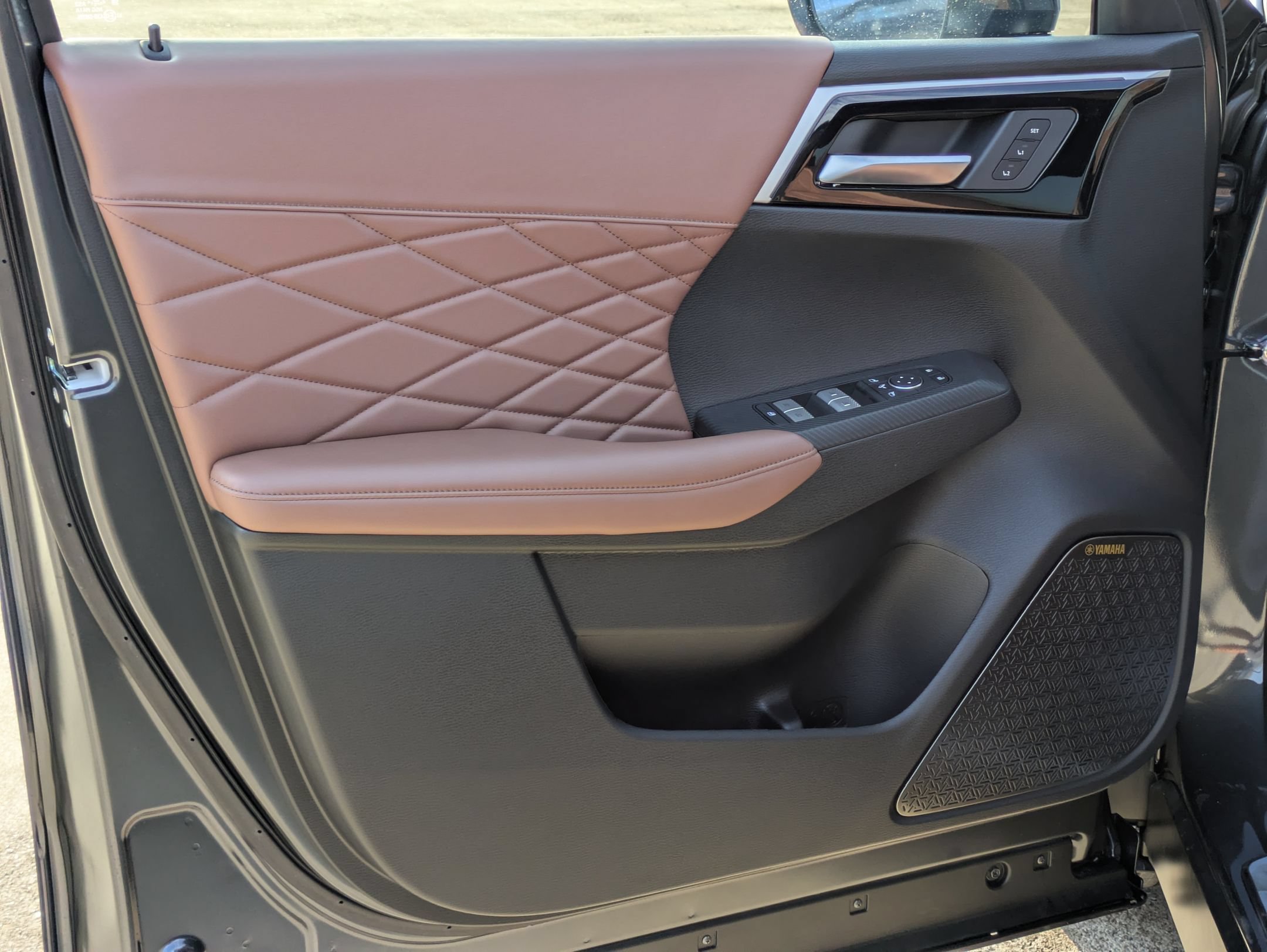 New 2026 Mitsubishi Outlander SEL FWD image 11