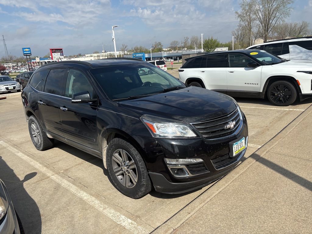 Used 2015 Chevrolet Traverse LT image 2