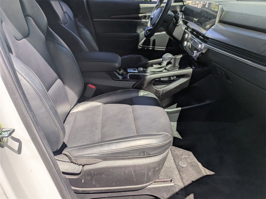 Used 2025 Kia Telluride S image 29