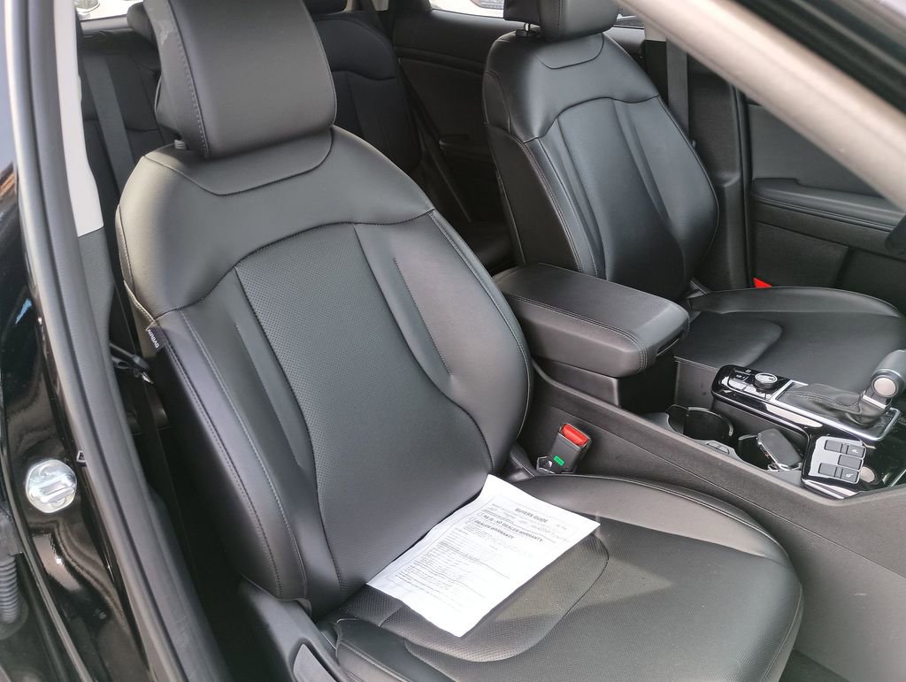 Used 2025 Kia Sportage EX image 30