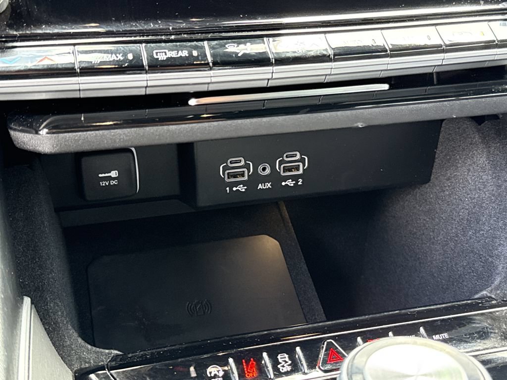 Used 2025 Jeep Wagoneer 4WD image 19