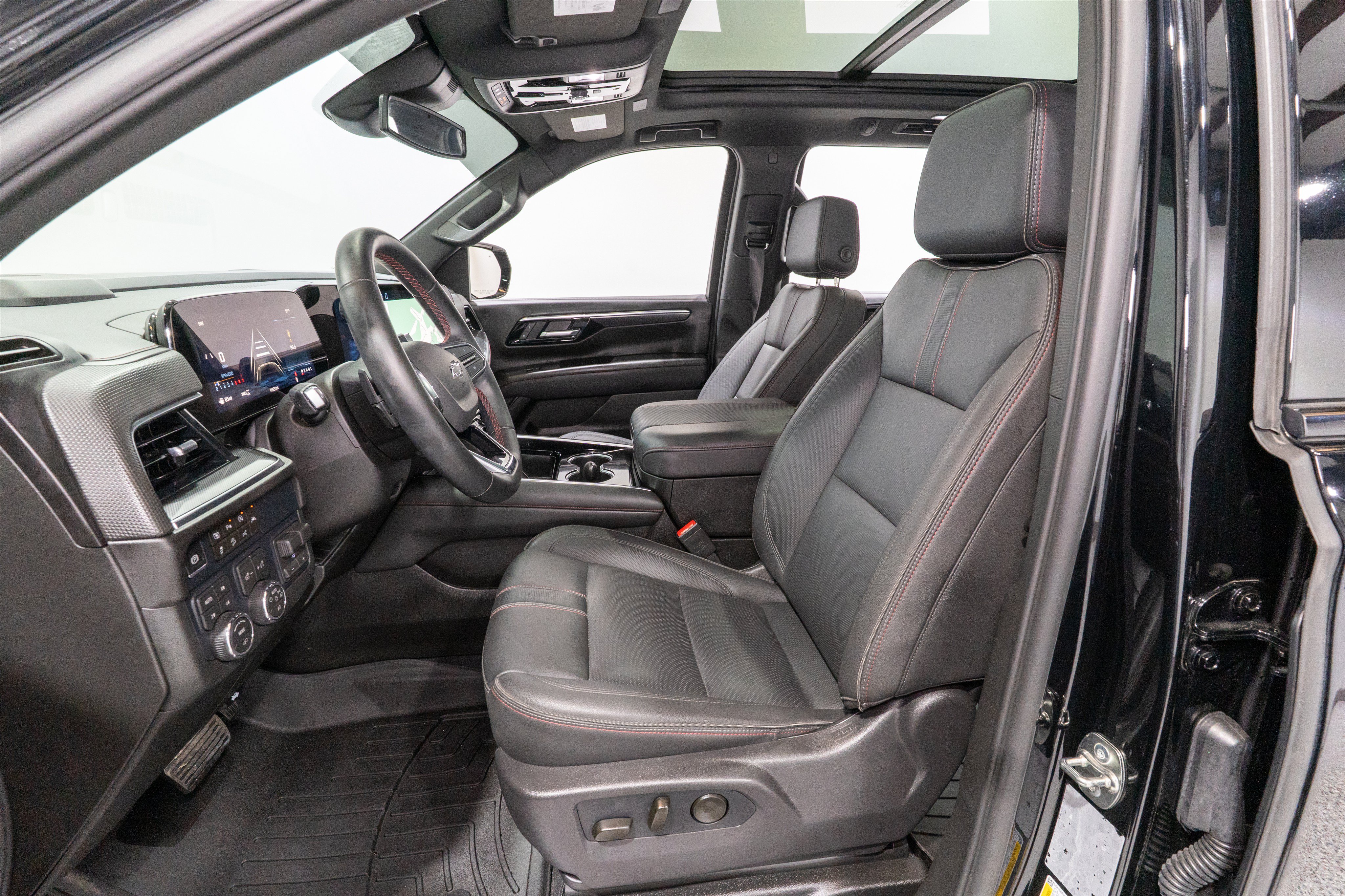 Used 2026 Chevrolet Tahoe RST w/ RST Capability Package AWD/4WD image 15