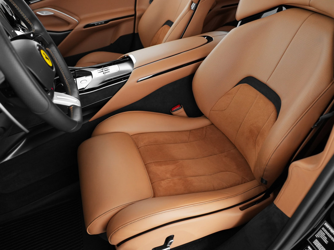 Used 2023 Ferrari Purosangue AWD/4WD image 13