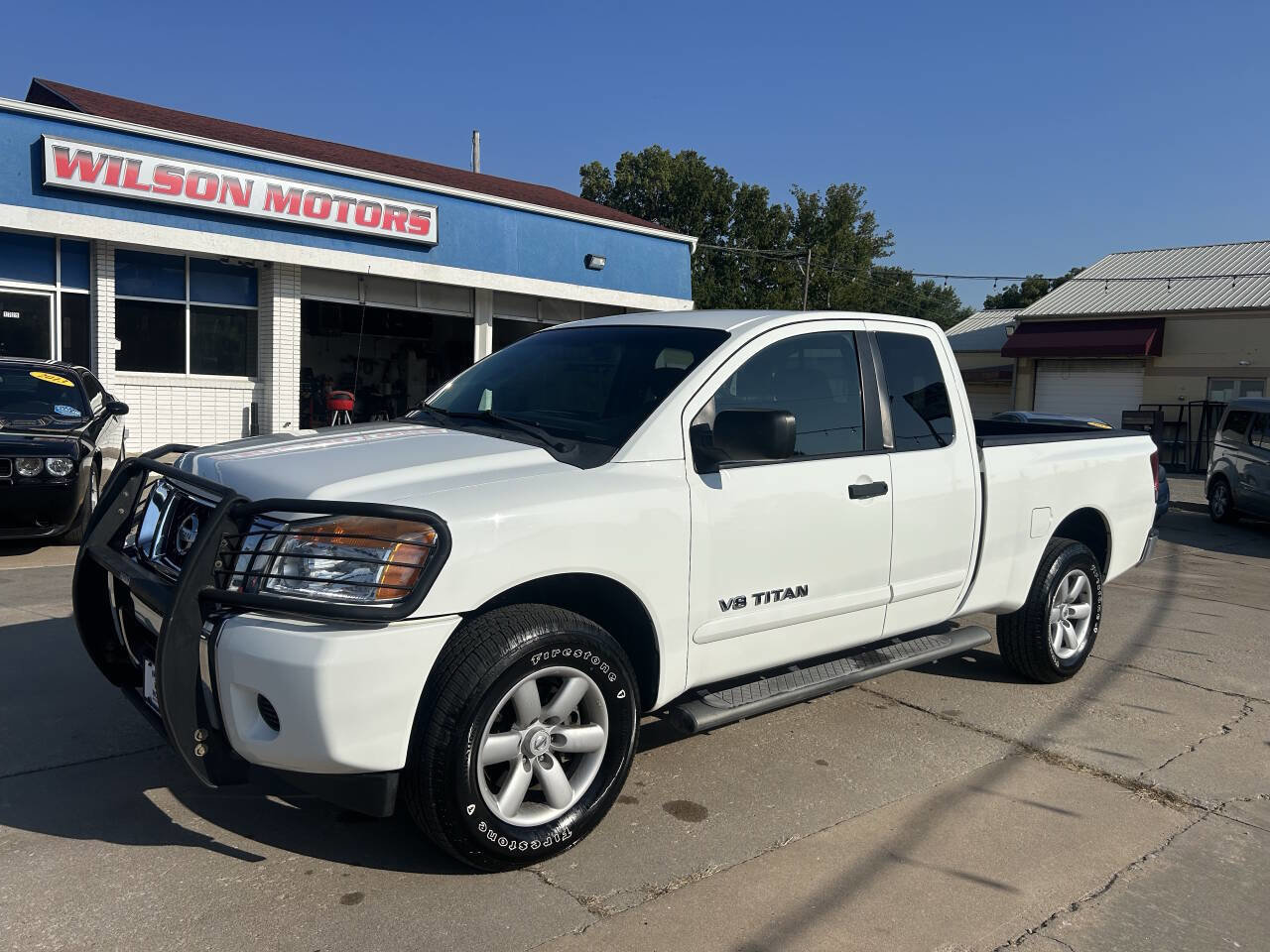 Used 2013 Nissan Titan SV image 2