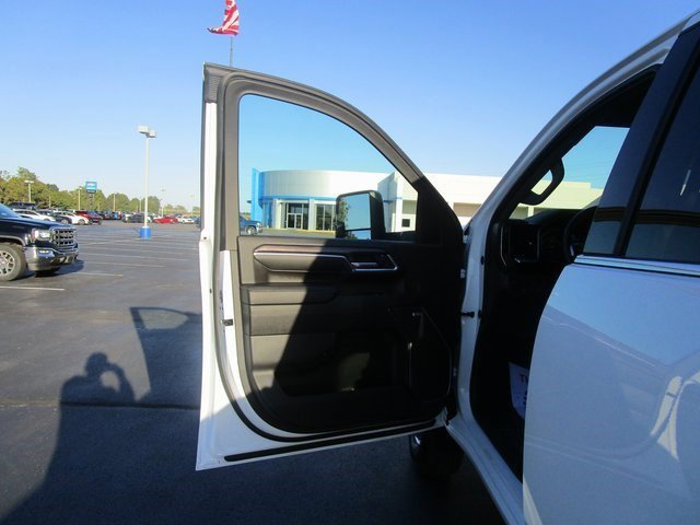 Certified 2024 Chevrolet Silverado 3500 LTZ w/ LTZ Convenience Package image 21