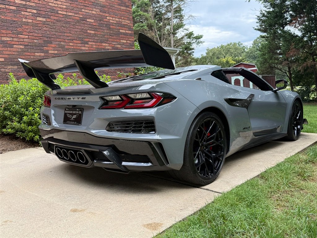 Used 2025 Chevrolet Corvette ZR1 w/ ZR1 Carbon Fiber Aero Package image 42