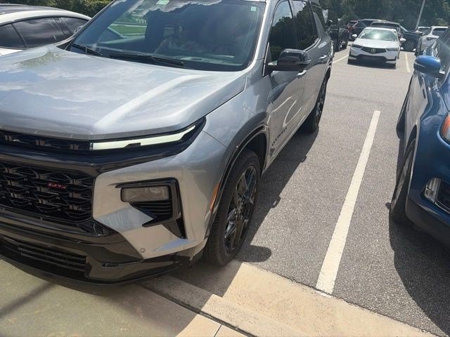 Used 2024 Chevrolet Traverse RS