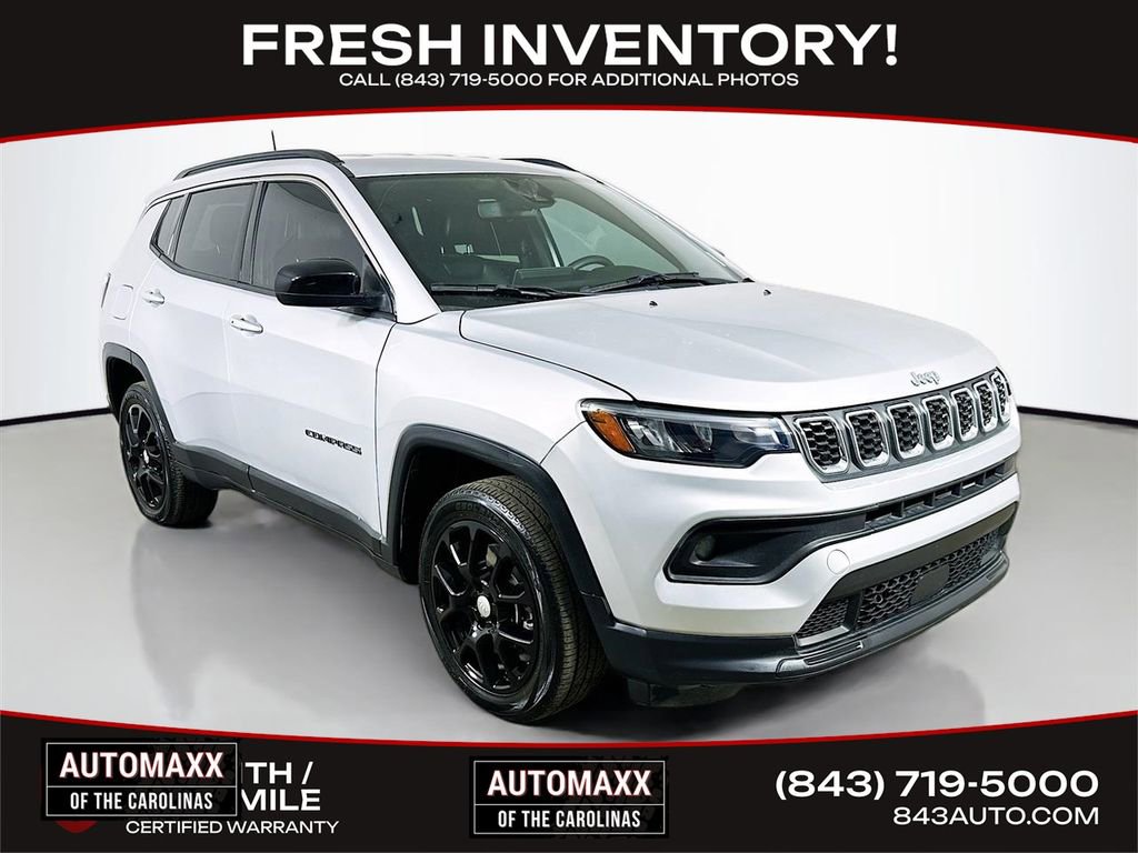 Used 2024 Jeep Compass Latitude image 1