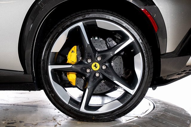Used 2025 Ferrari Purosangue image 18