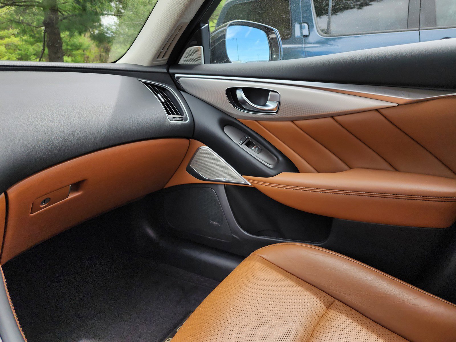 Certified 2023 INFINITI Q50 Luxe w/ Cargo Package AWD/4WD image 12