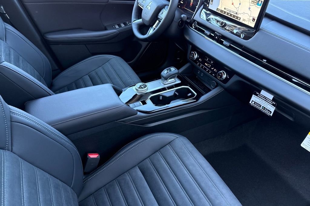 New 2026 Mitsubishi Outlander SE AWD/4WD image 16