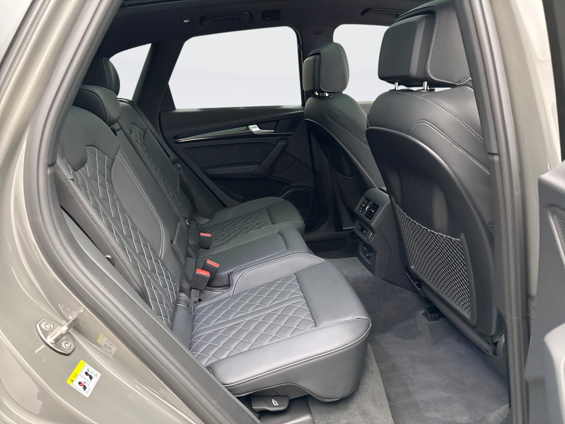 Used 2025 Audi SQ5 Premium Plus w/ Premium Plus Package image 20