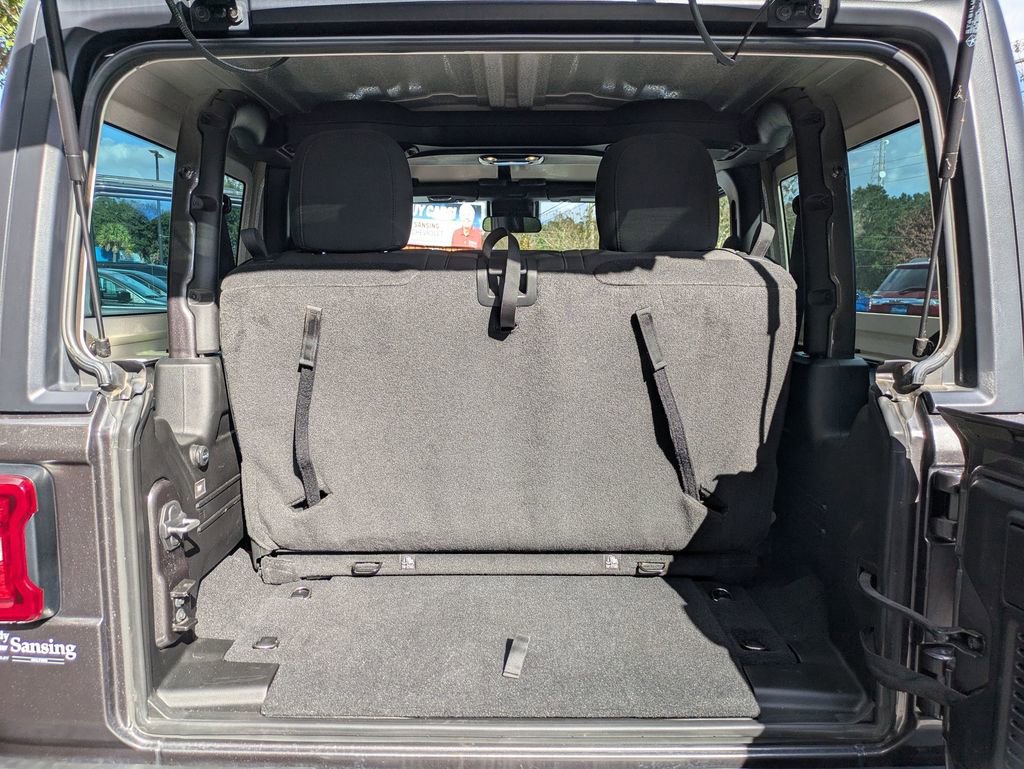 Used 2023 Jeep Wrangler Sport S image 28