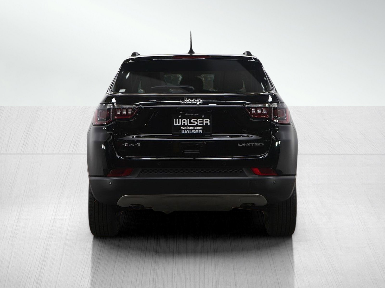 Used 2024 Jeep Compass Limited image 4